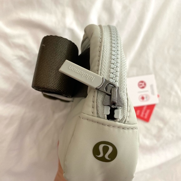 Lululemon Limited Edition Quilted Puffy Everywhere Belt Bag - Picture 12 of 14